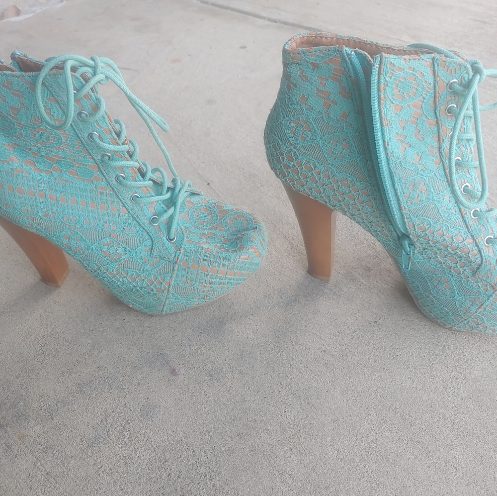 Women dress shoes